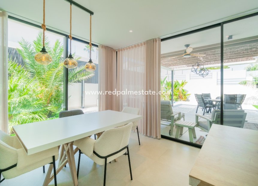 Reventa - Villa -
Torrevieja - Los balcones