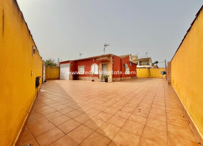 Reventa - Villa -
Torrevieja - Los balcones