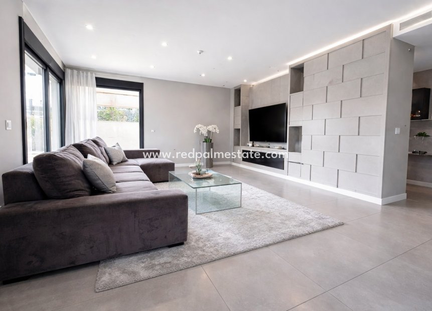 Reventa - Villa -
Torrevieja - Los balcones