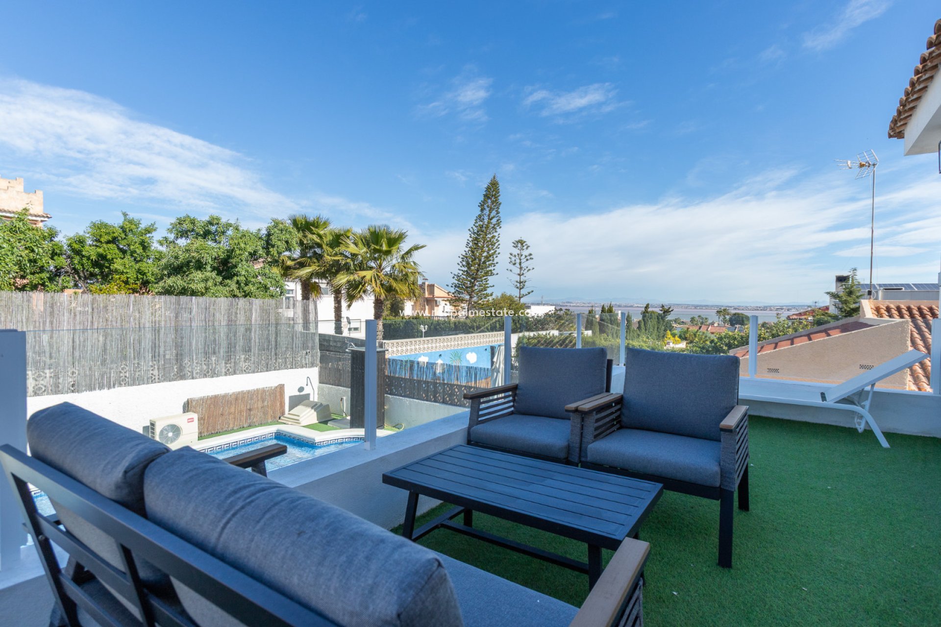 Reventa - Villa -
Torrevieja - Los balcones