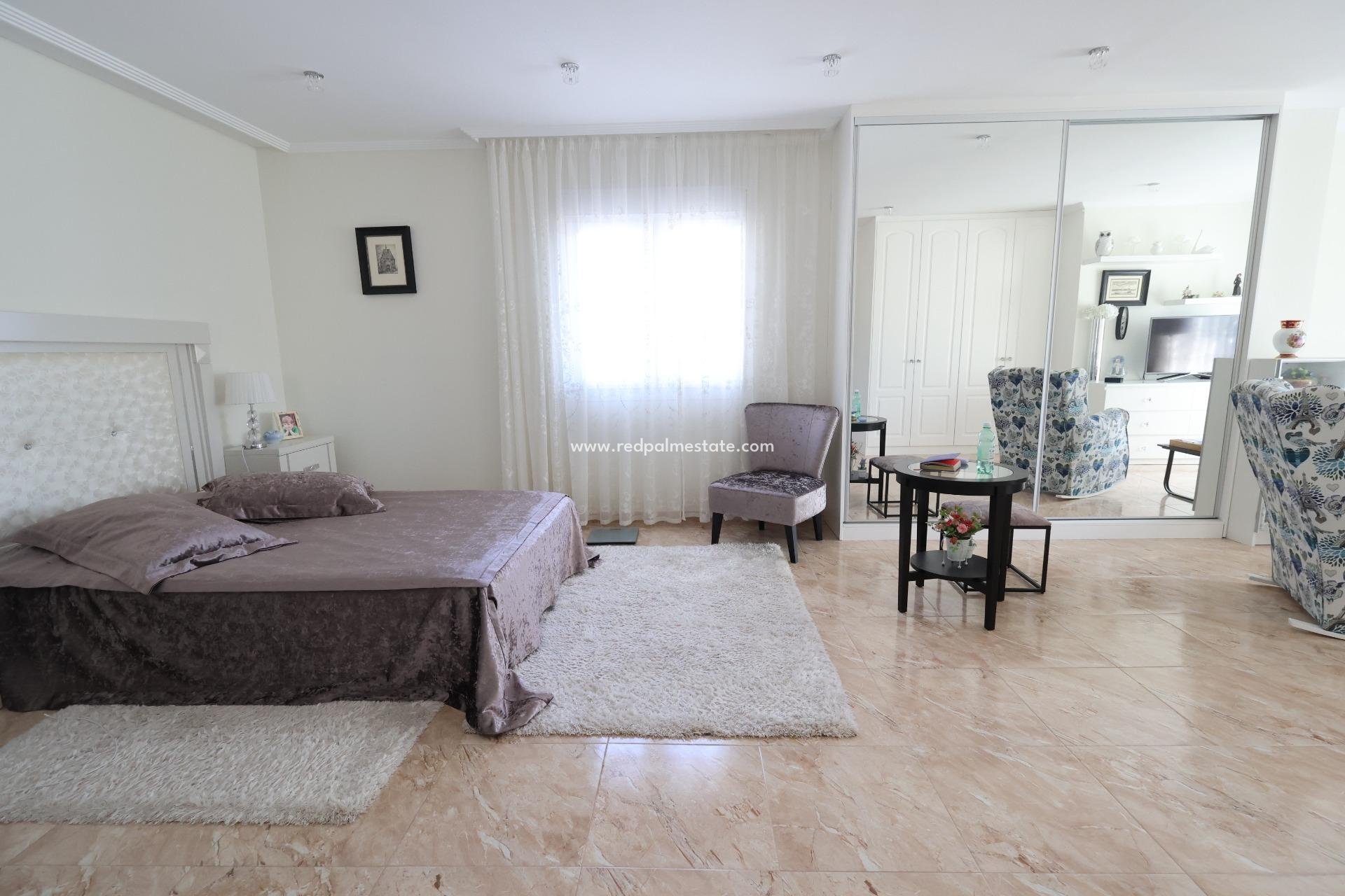Reventa - Villa -
Torrevieja - Los balcones