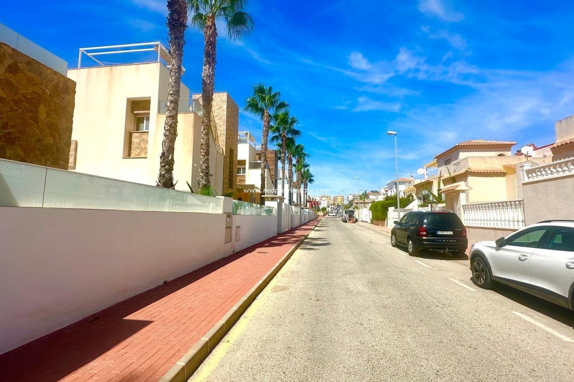 Reventa - Villa -
Torrevieja - Miramar - Torre Del Moro
