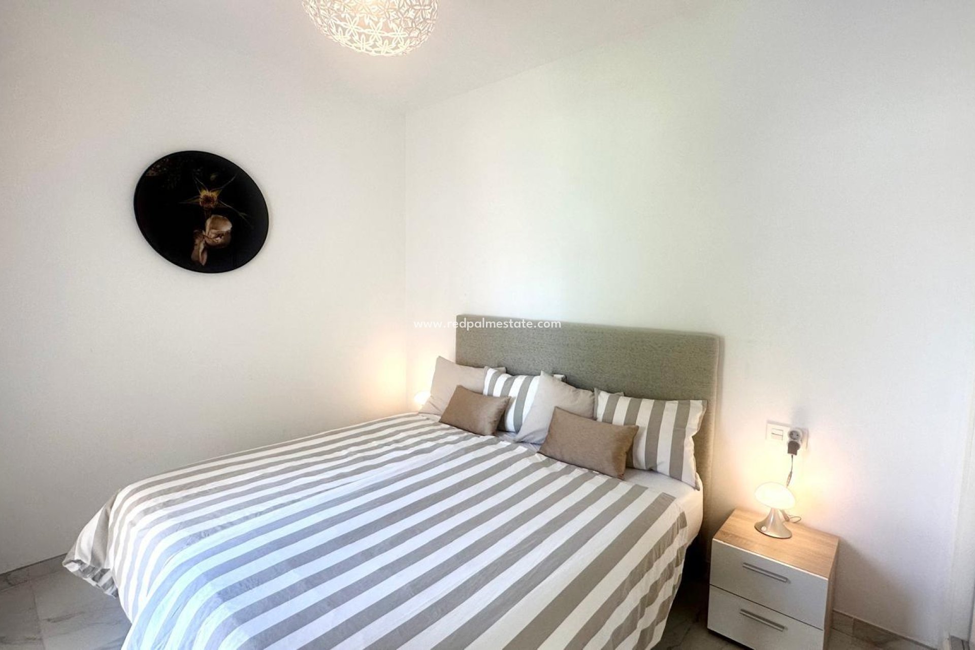 Reventa - Villa -
Torrevieja - Miramar - Torre Del Moro