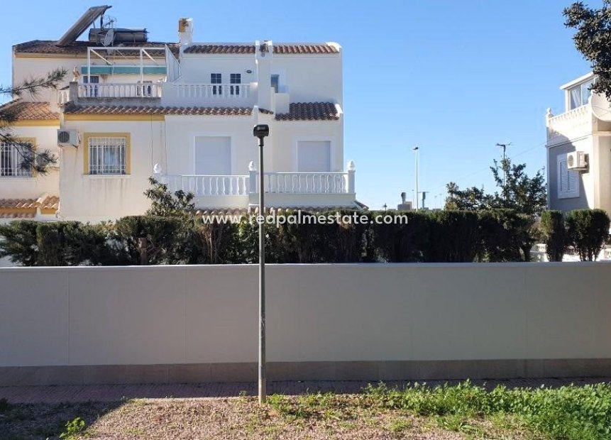 Reventa - Villa -
Torrevieja - Parque las naciones