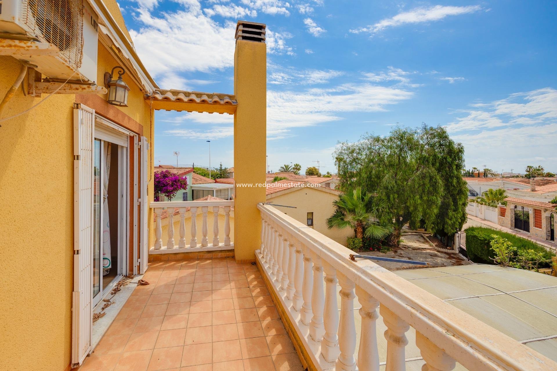 Reventa - Villa -
Torrevieja - Playa de los Locos