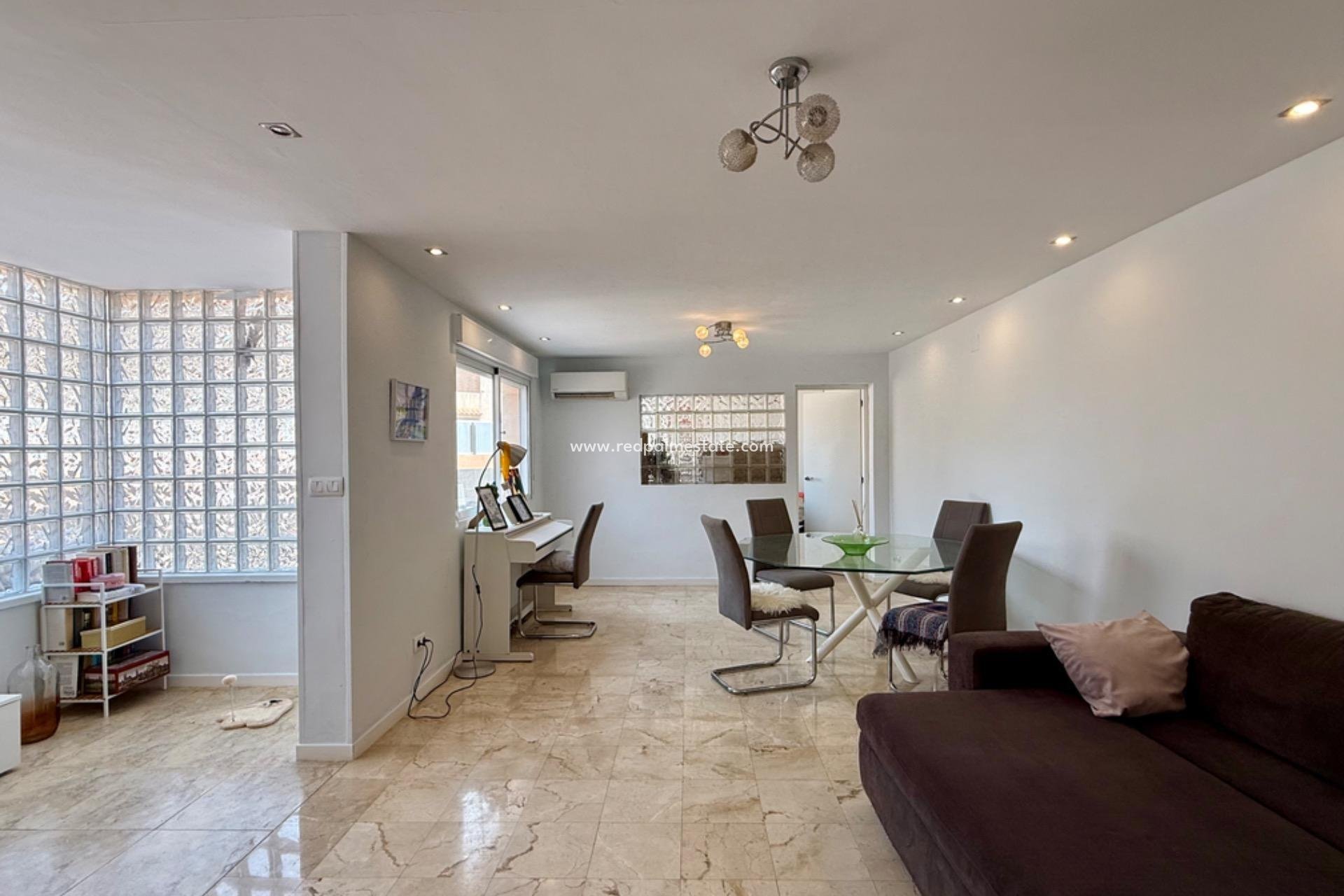 Reventa - Villa -
Torrevieja - Playa del cura