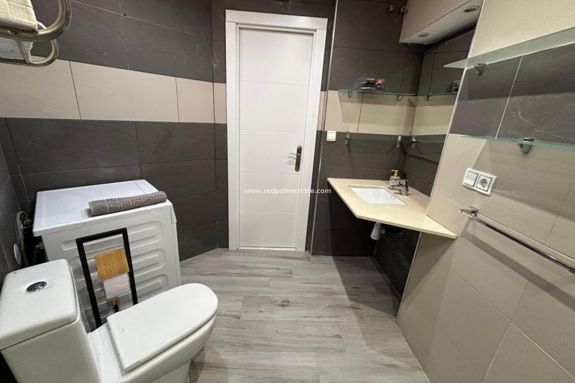 Reventa - Villa -
Torrevieja - Playa del cura