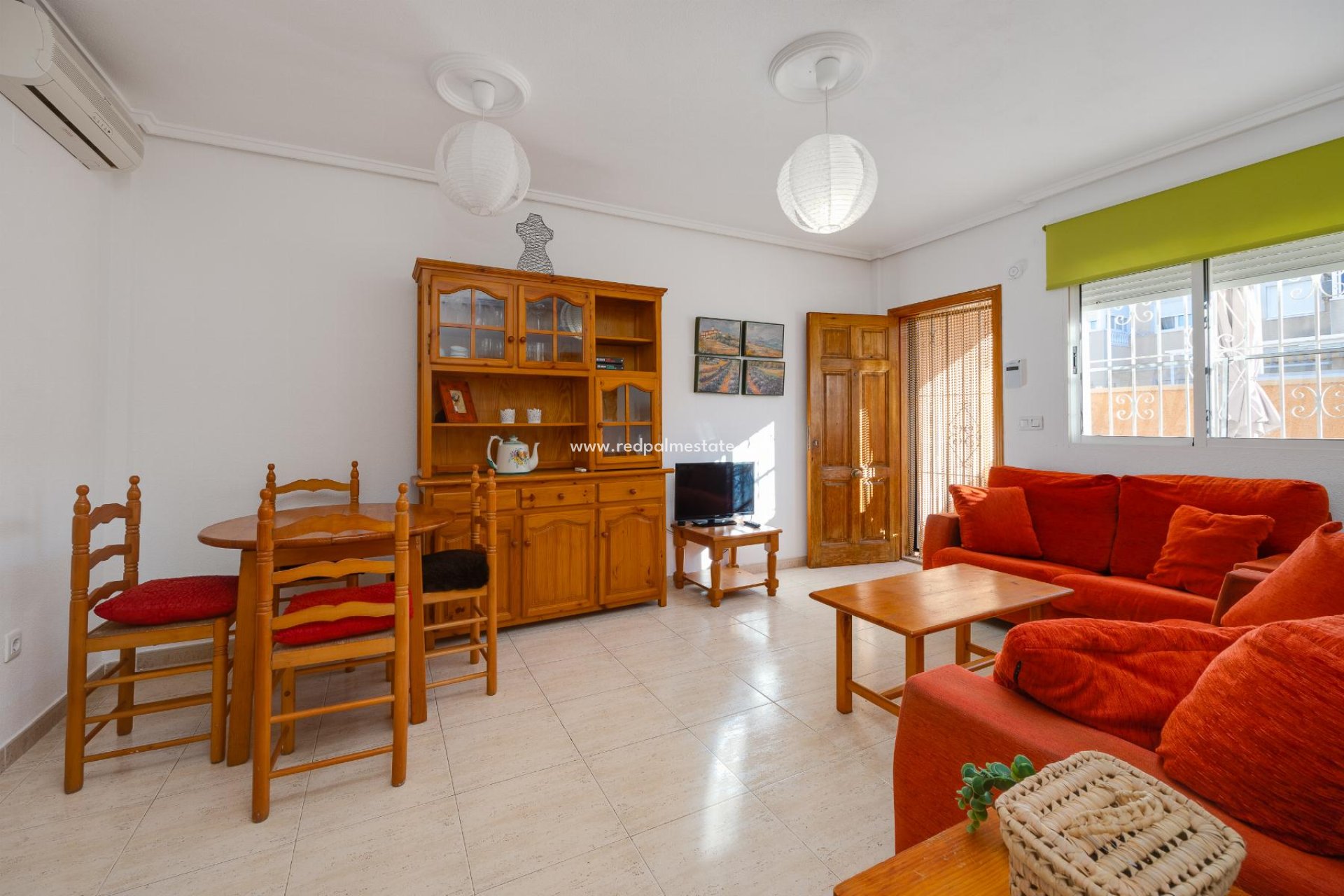 Reventa - Villa -
Torrevieja - Pueblo - Centro