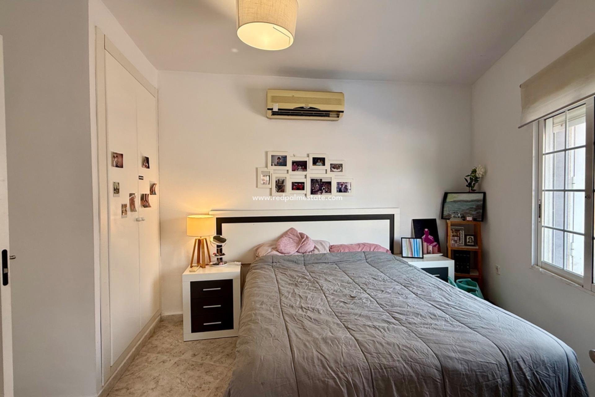 Reventa - Villa -
Torrevieja - Rosaleda-los frutales