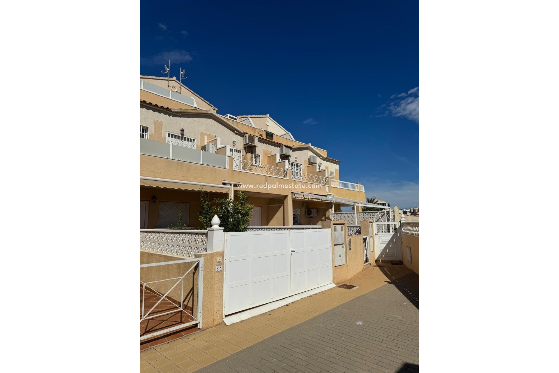Reventa - Villa -
Torrevieja - San luis