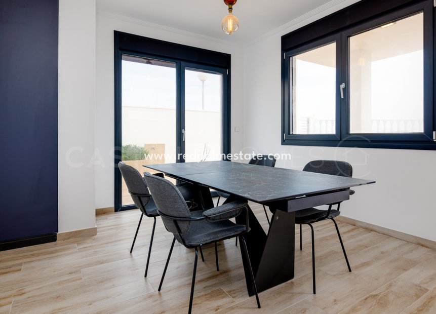 Reventa - Villa -
Torrevieja - Torre del moro