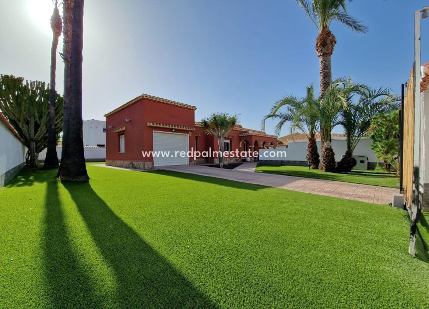 Reventa - Villa -
Torrevieja - Torreta