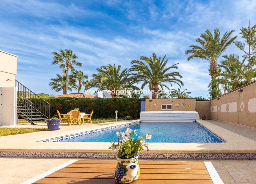 Reventa - Villa -
Torrevieja - Torreta