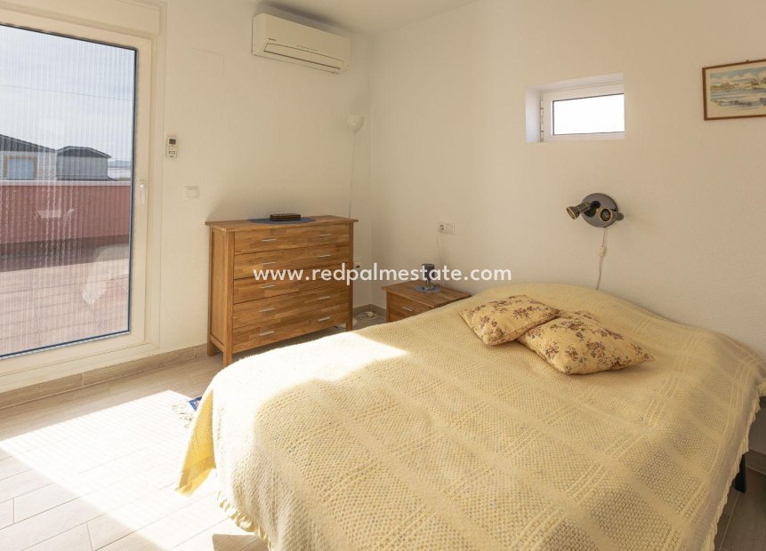 Reventa - Villa -
Torrevieja - Torreta