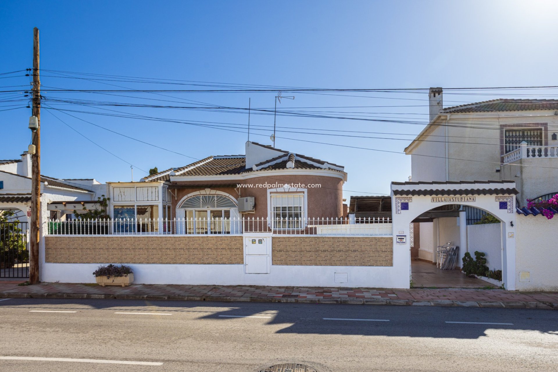 Reventa - Villa -
Torrevieja - Urbanización San Luis