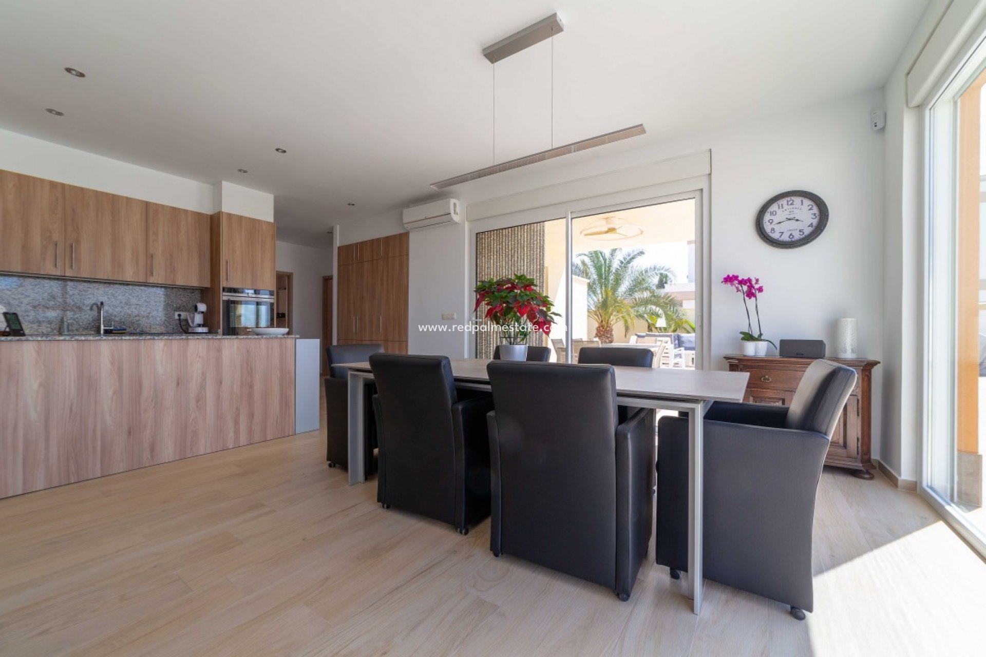 Reventa - Villa -
Torrevieja