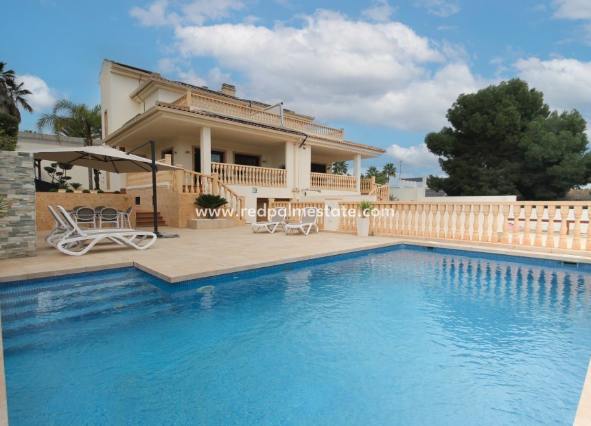 Reventa - Villa -
Torrevieja