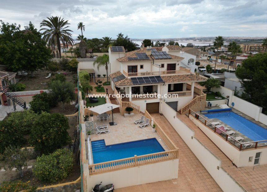 Reventa - Villa -
Torrevieja