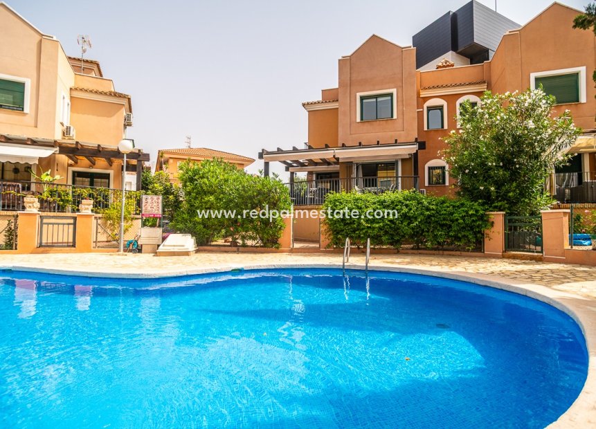 Reventa - Villa -
Torrevieja