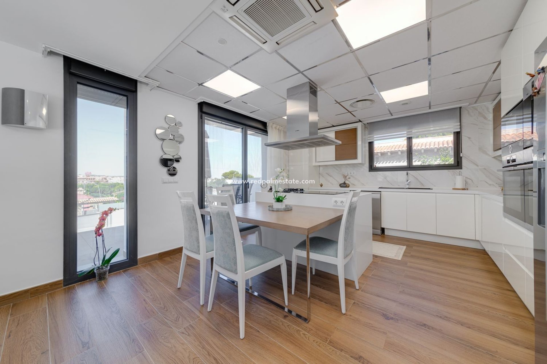 Reventa - Villa -
Torrevieja