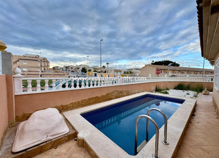 Reventa - Villa -
Torrevieja