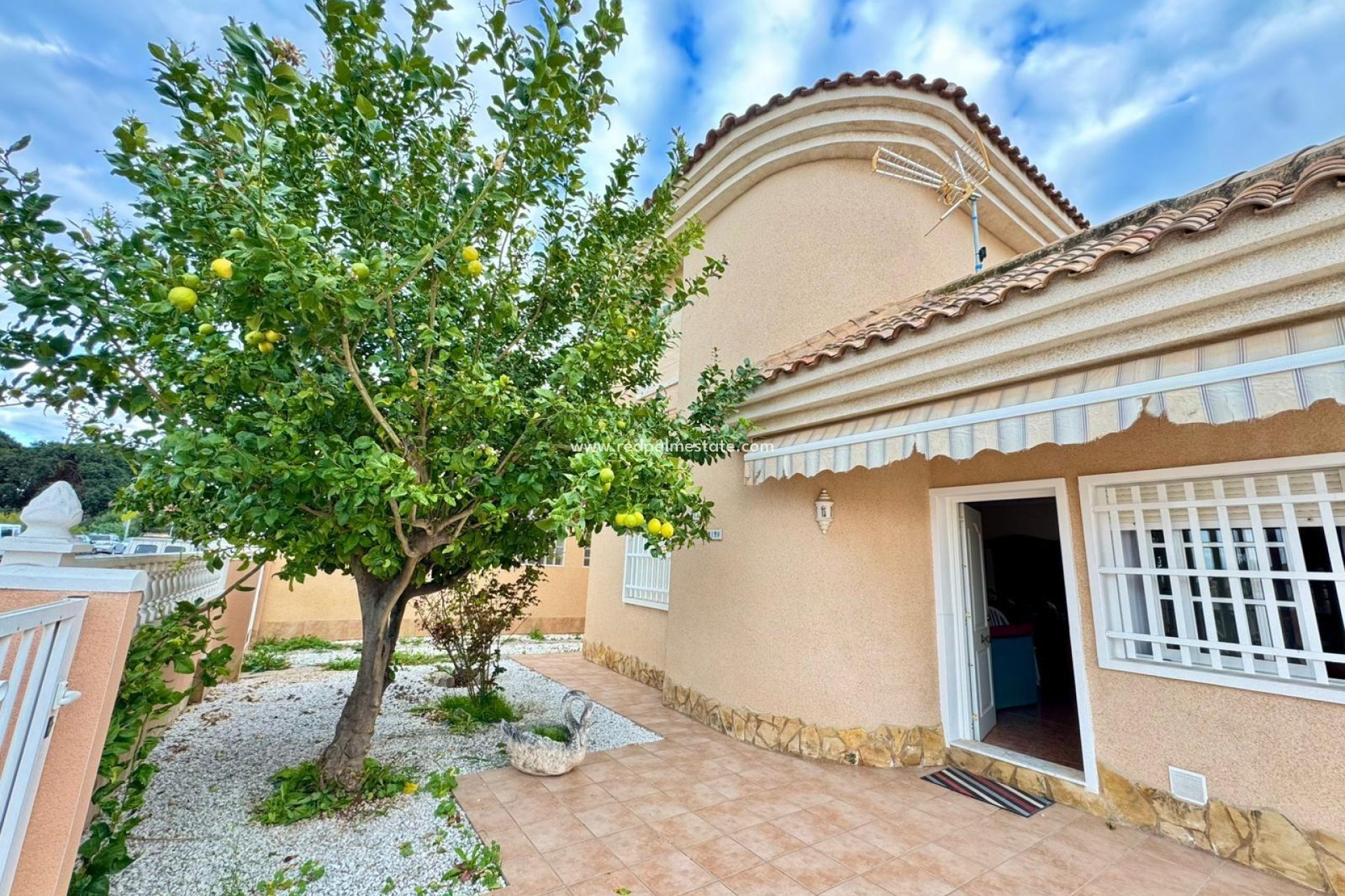 Reventa - Villa -
Torrevieja