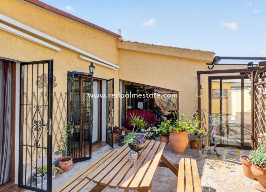 Reventa - Villa -
Torrevieja