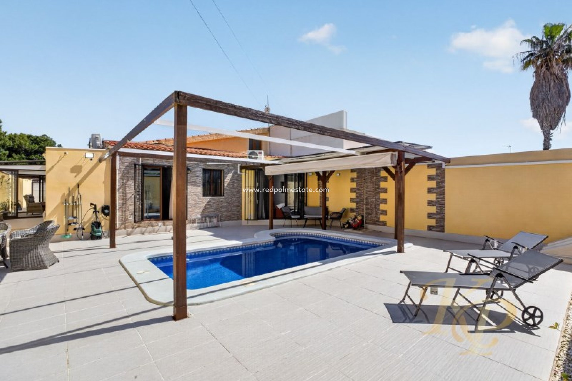 Reventa - Villa -
Torrevieja