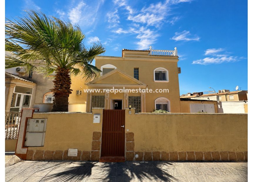 Reventa - Villa -
Torrevieja
