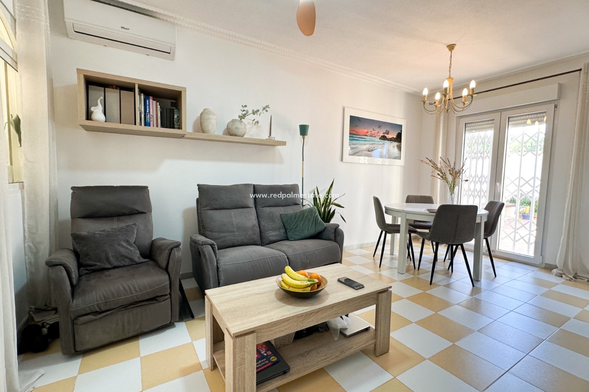 Reventa - Villa -
Torrevieja