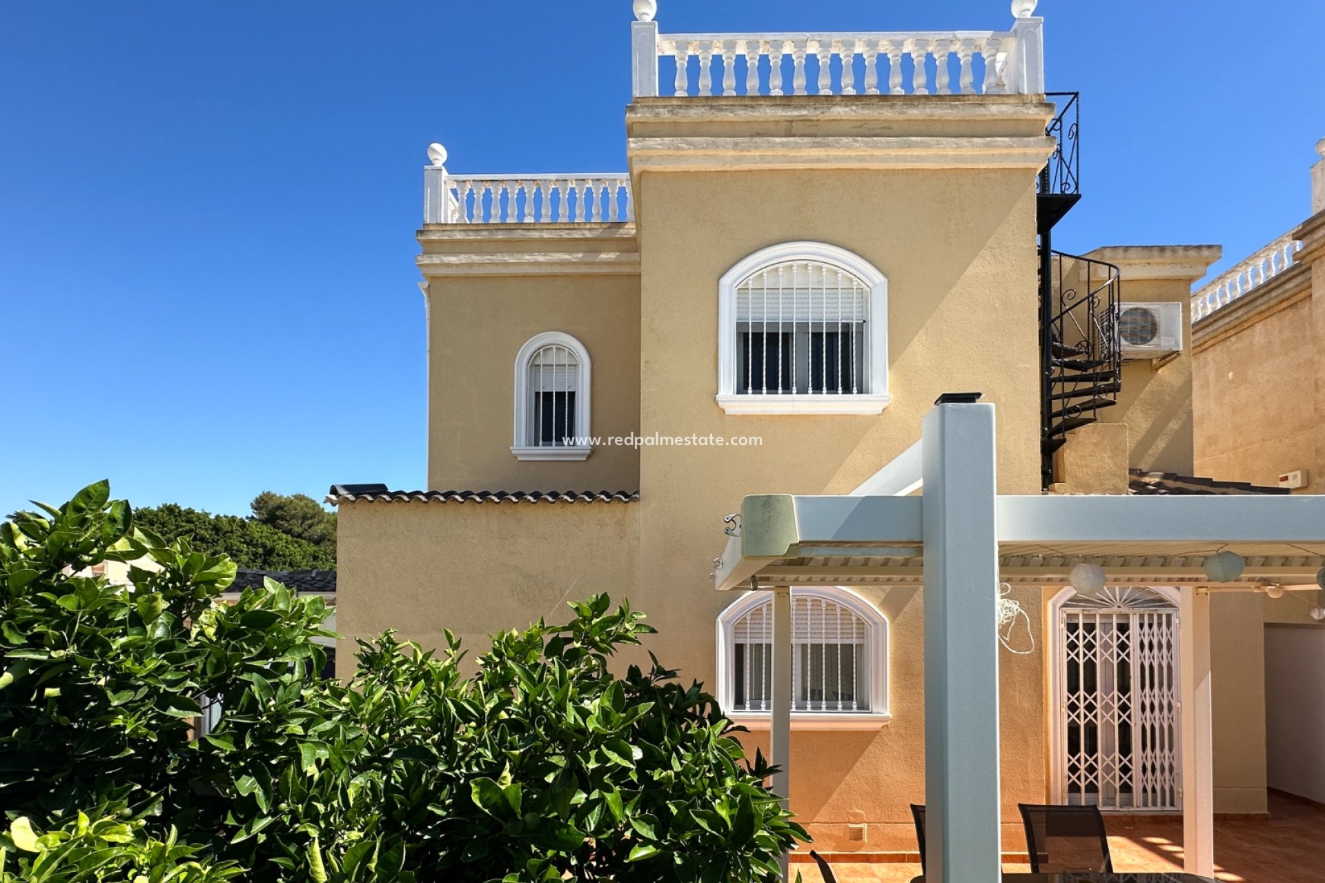 Reventa - Villa -
Torrevieja
