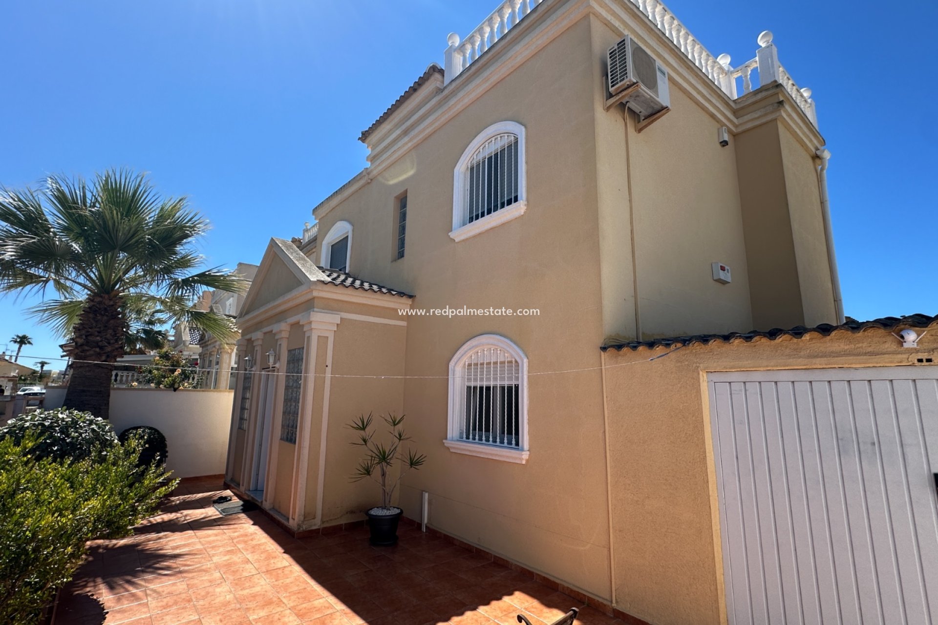 Reventa - Villa -
Torrevieja