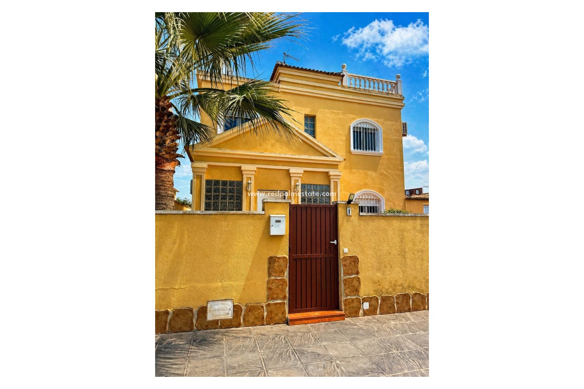 Reventa - Villa -
Torrevieja