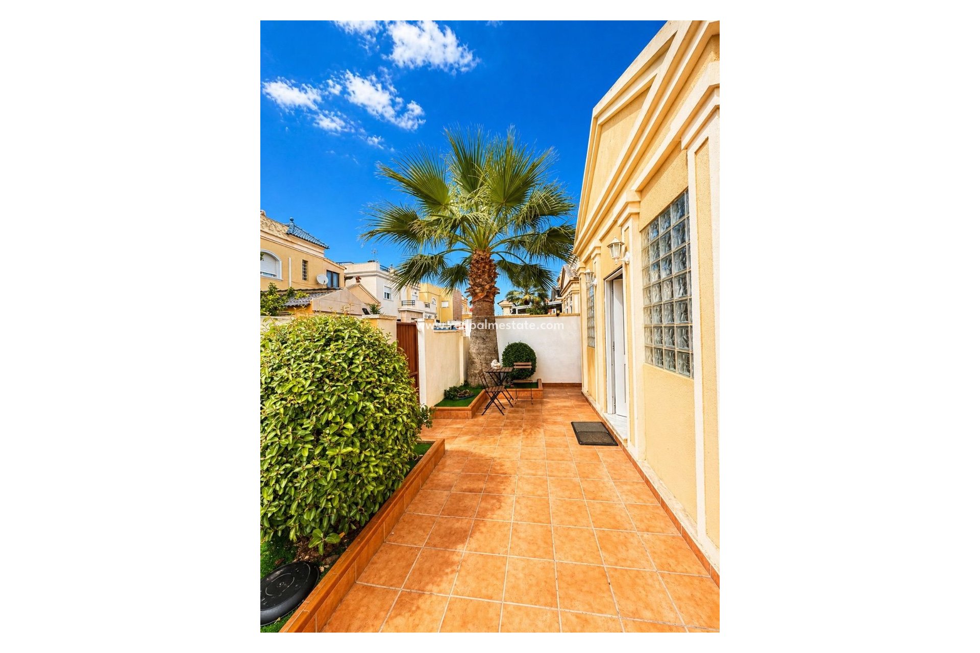 Reventa - Villa -
Torrevieja