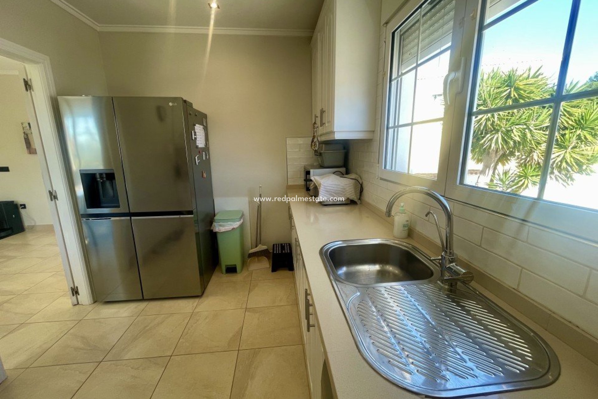 Reventa - Villa -
Urb. La Marina - Inland