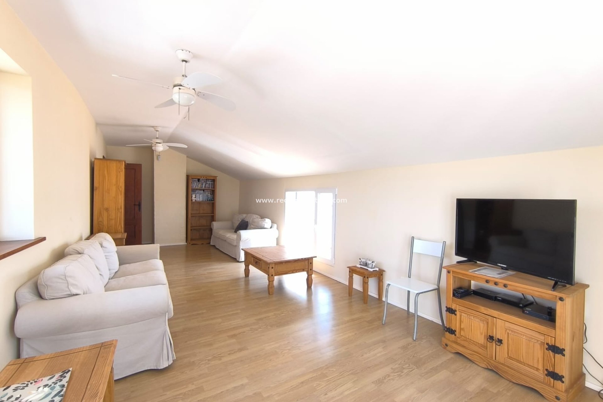 Reventa - Villa -
Villena - Inland