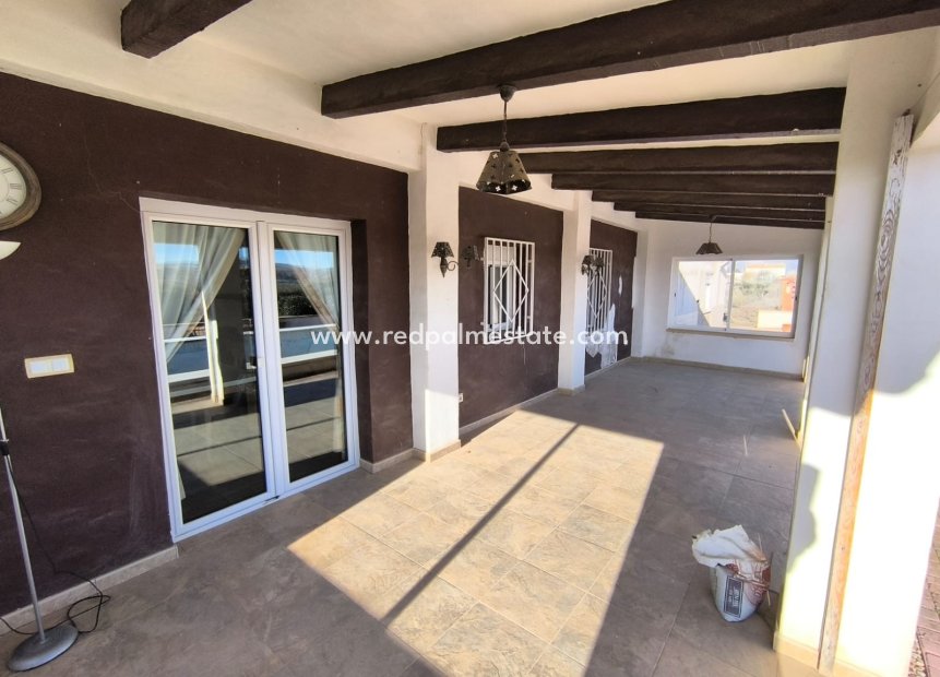 Reventa - Villa -
Villena - Inland