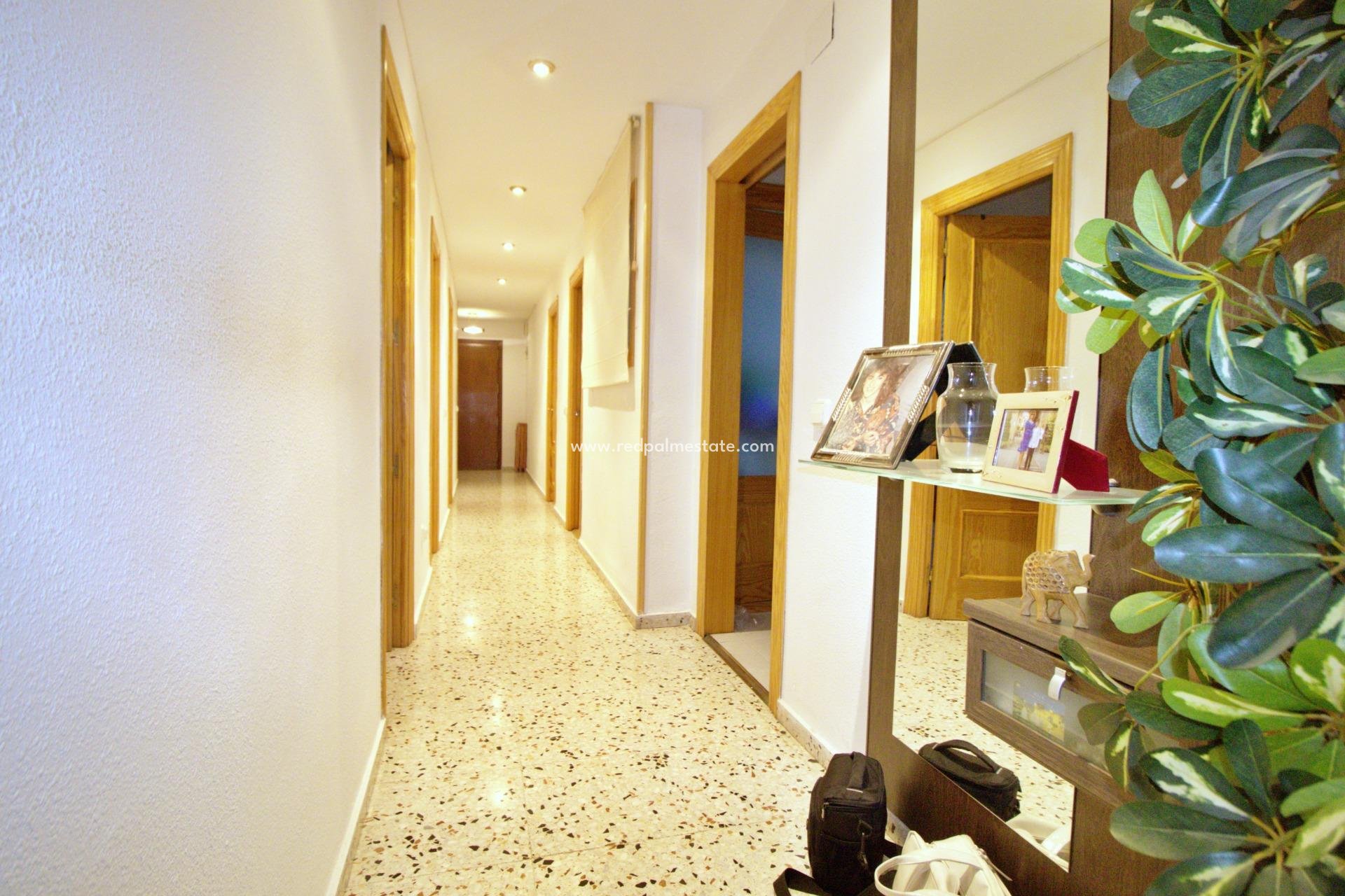 Revente - Appartement -
Alicante - Benalua
