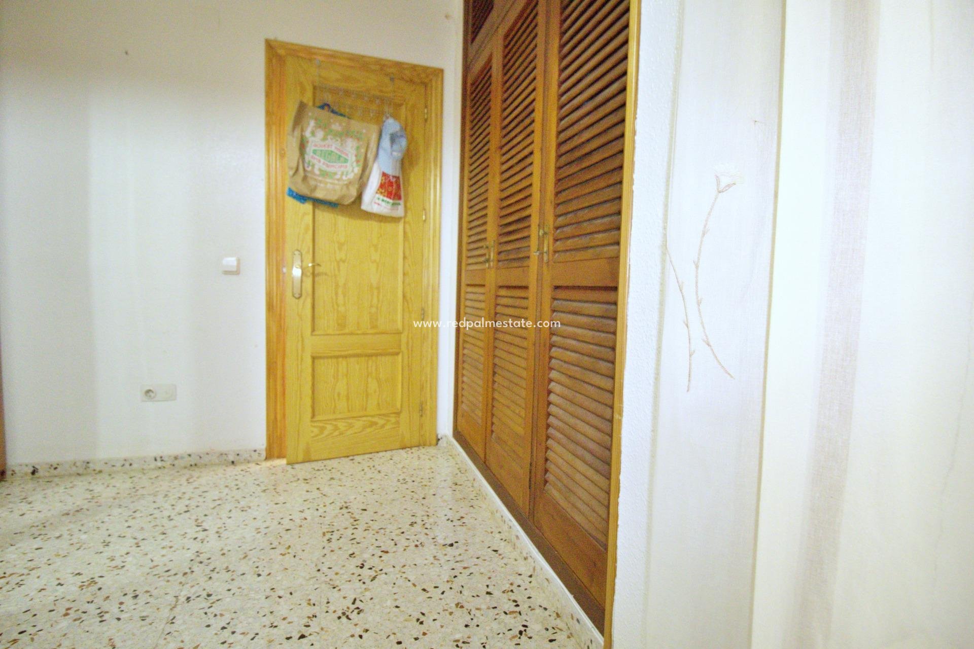 Revente - Appartement -
Alicante - Benalua