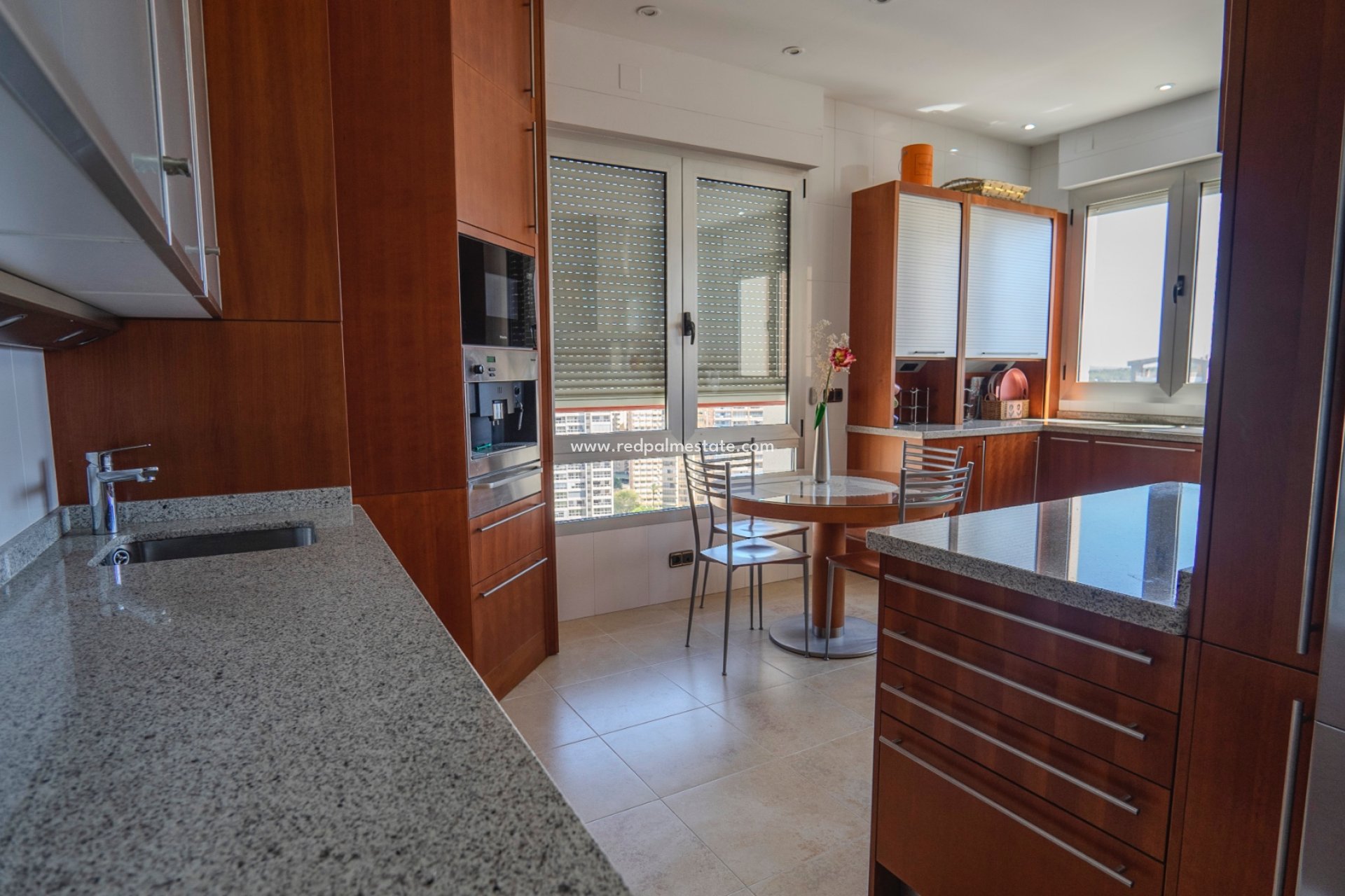 Revente - Appartement -
Benidorm