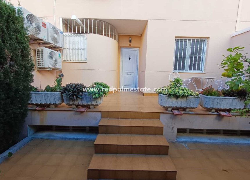 Revente - Appartement -
Denia