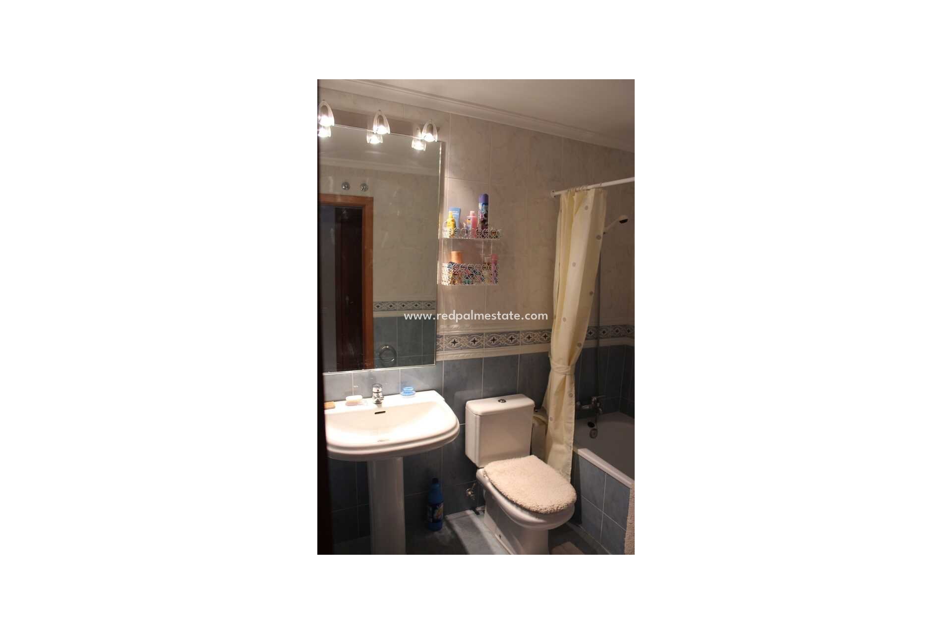 Revente - Appartement -
Denia