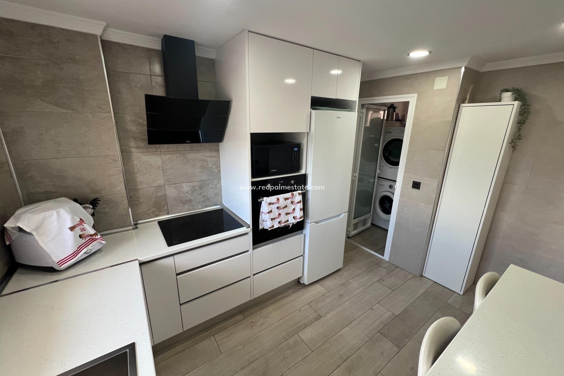 Revente - Appartement -
Dolores