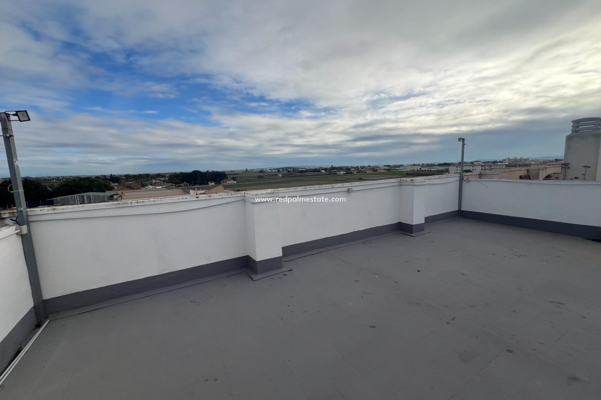 Revente - Appartement -
Dolores