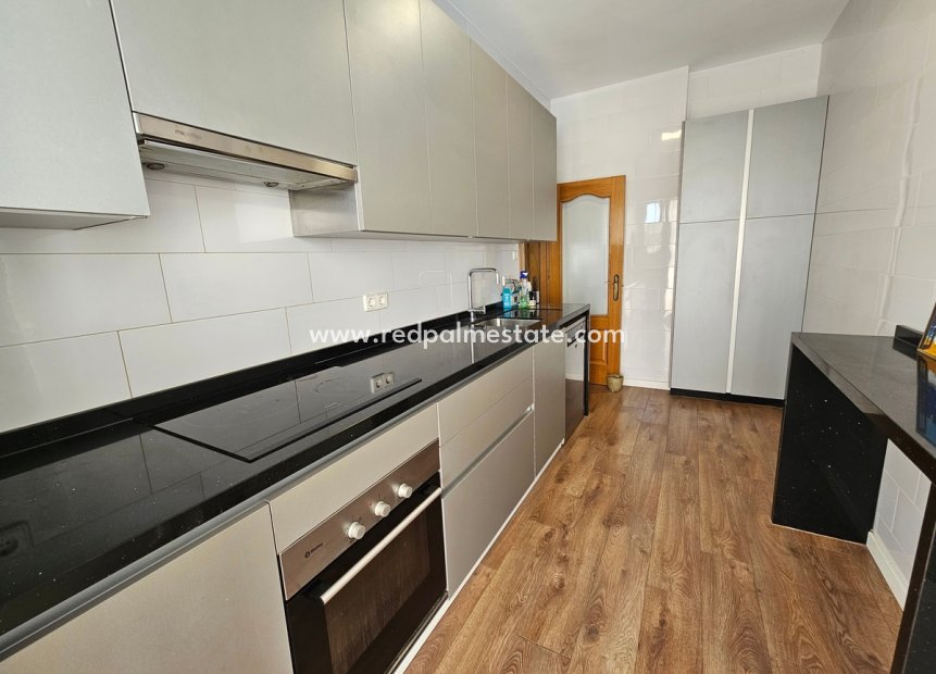 Revente - Appartement -
Los Belones - Inland