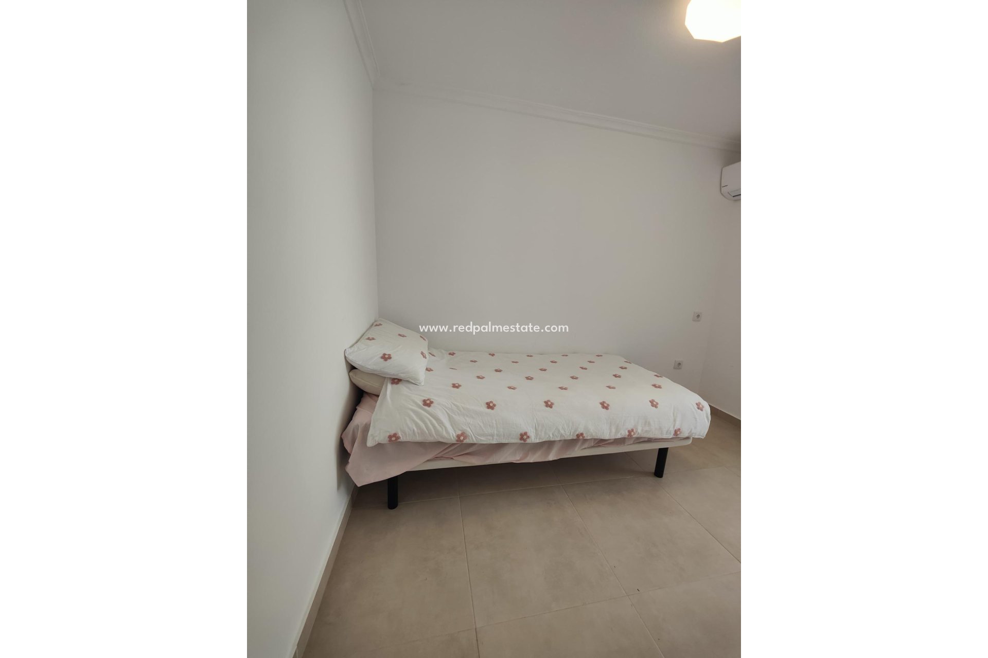 Revente - Appartement -
Orihuela Costa - Campoamor