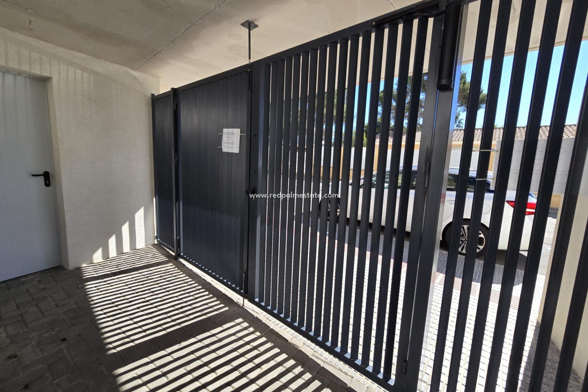 Revente - Appartement -
Orihuela Costa - Dehesa De Campoamor