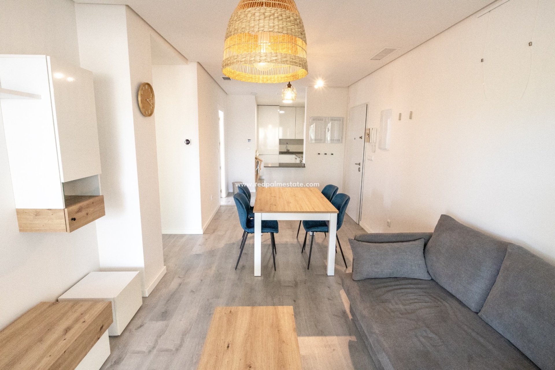 Revente - Appartement -
Orihuela Costa - Inland
