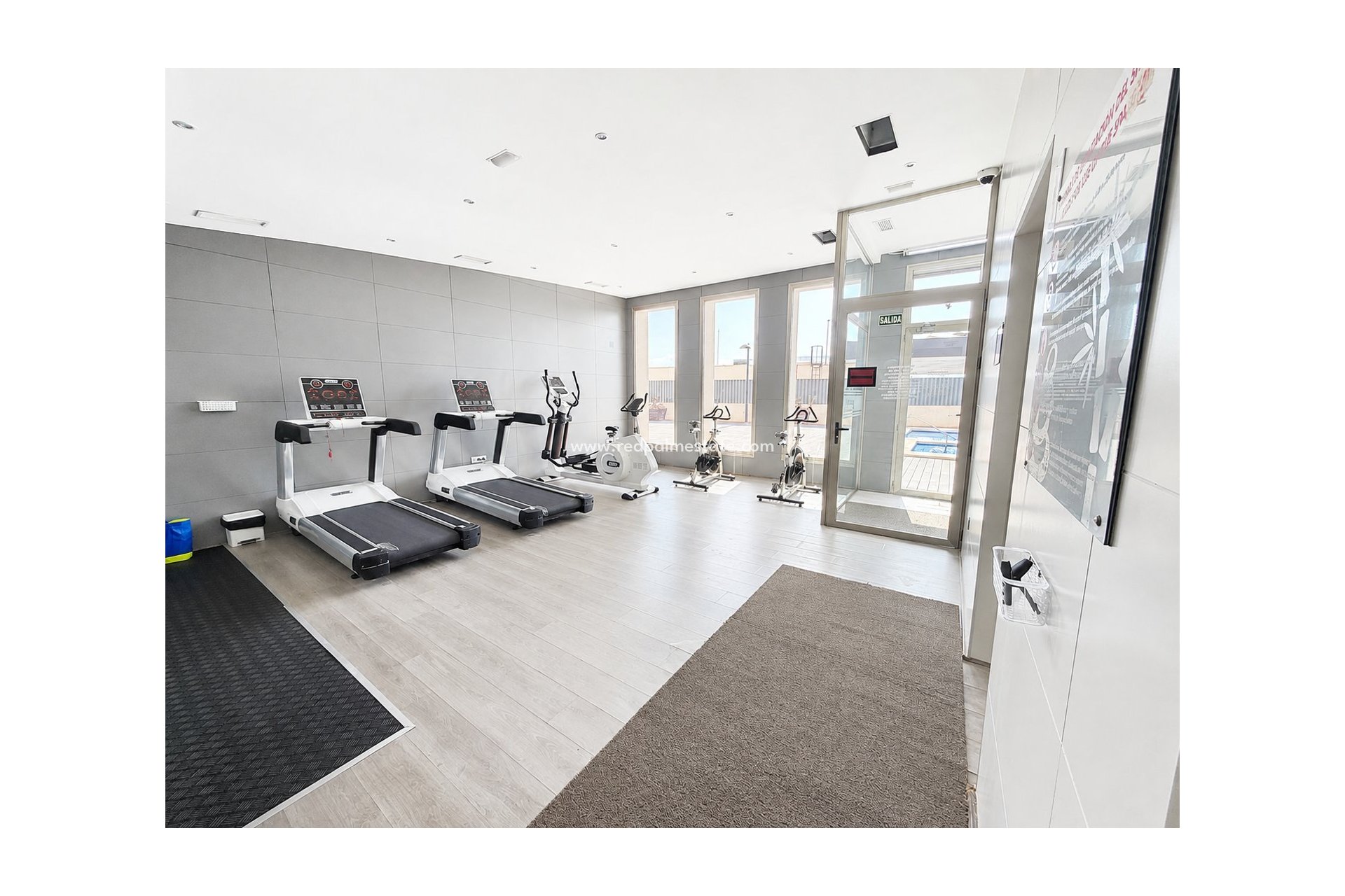 Revente - Appartement -
Orihuela Costa - Inland