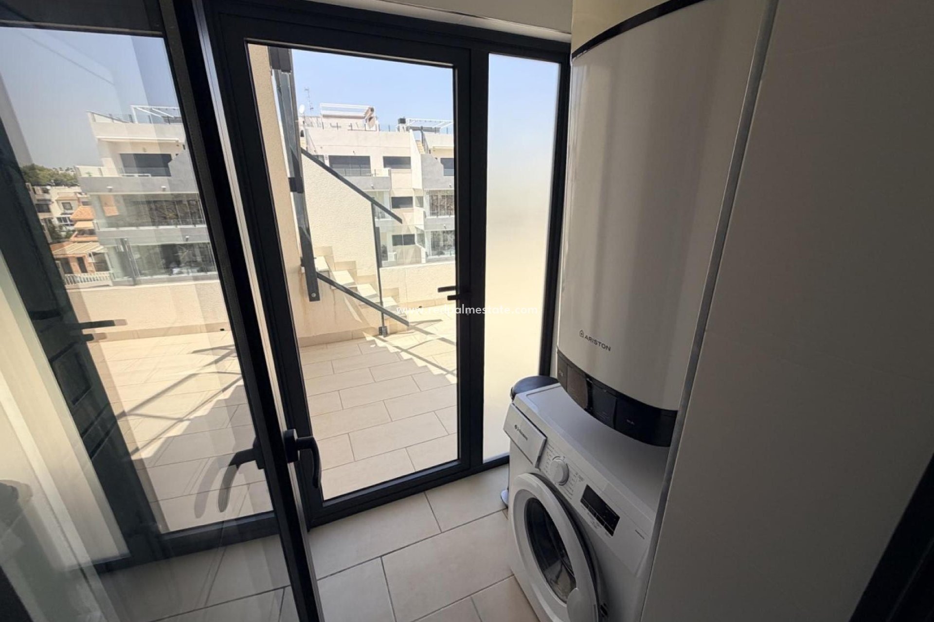 Revente - Appartement -
Orihuela Costa - Inland